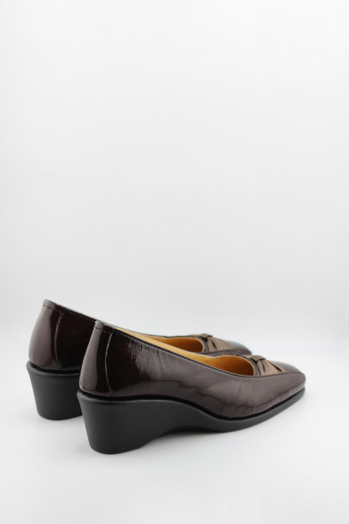 DFC Relax Glossy Wedge Pump with Knotted Detail
